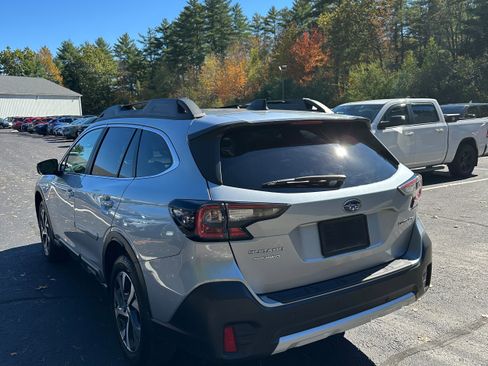 Used 2022 Subaru Outback Limited image 7