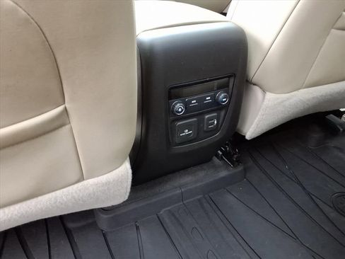 Used 2019 Buick Enclave Essence image 23