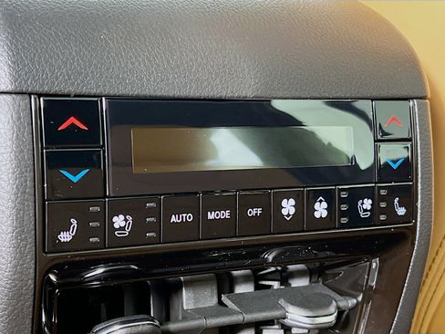 New 2025 Jeep Grand Cherokee Summit image 28