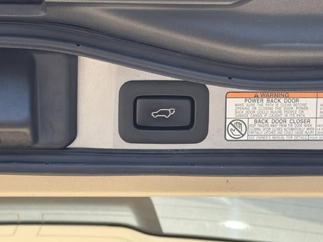 Used 2017 Lexus LX 570 4WD w/ Luxury Package image 19