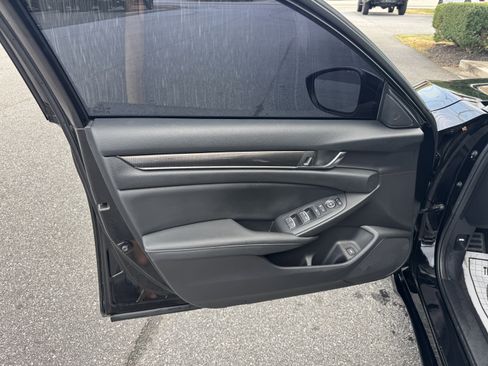 Used 2020 Honda Accord Sport image 6