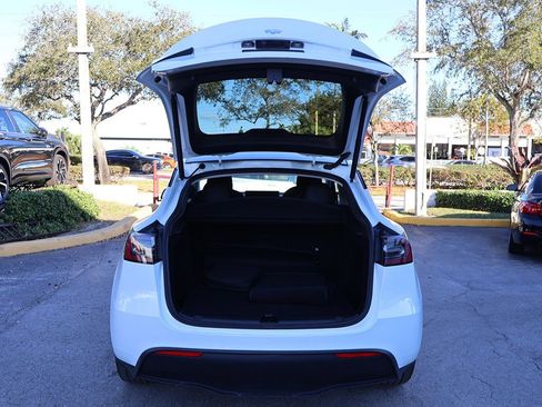 Used 2023 Tesla Model Y Long Range image 19