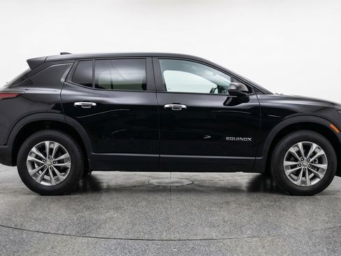 Used 2025 Chevrolet Equinox LT image 11