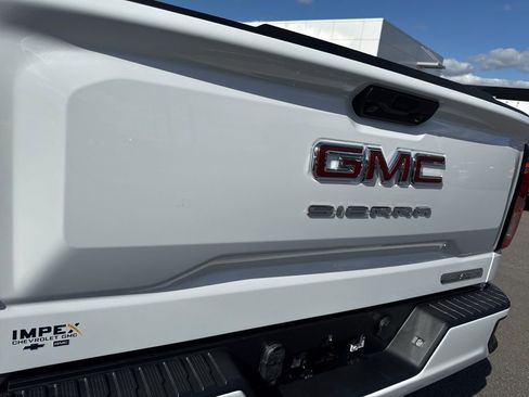 New 2026 GMC Sierra 1500 Elevation image 32