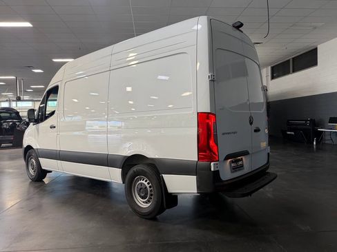 Used 2024 Mercedes-Benz Sprinter 2500 image 7