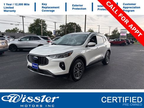 Used 2025 Ford Escape SE image 1