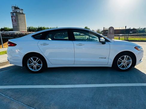 Used 2018 Ford Fusion S FWD image 8