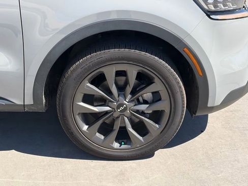 Used 2023 Kia Sorento SX Prestige image 10