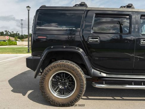 Used 2004 HUMMER H2 w/ Preferred Equipment Group image 10