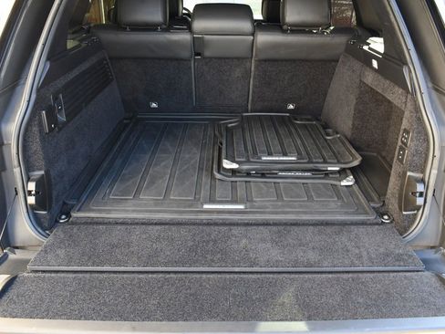 Used 2018 Land Rover Range Rover Long Wheelbase Supercharged image 35