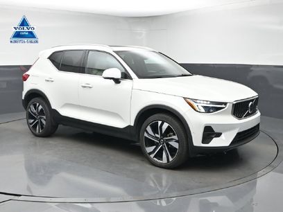 Used 2024 Volvo XC40 B5 Plus w/ Climate Package