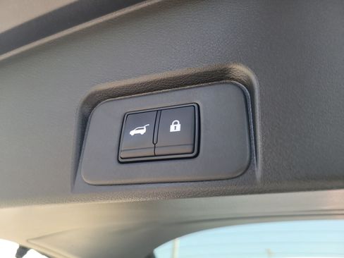Used 2024 Nissan Rogue SV AWD/4WD image 27