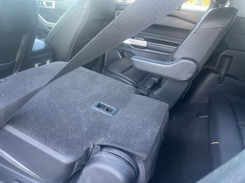 Used 2021 Ford Explorer XLT w/ Equipment Group 202A image 33