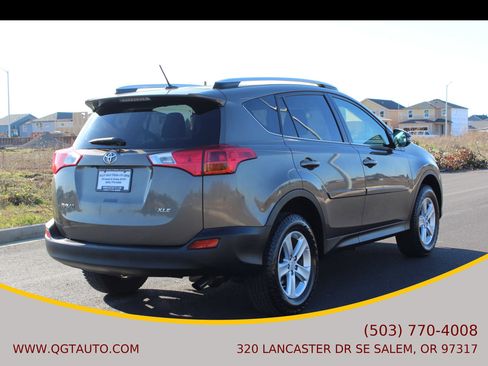 Used 2013 Toyota RAV4 XLE FWD image 5