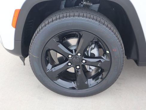 New 2026 Jeep Grand Cherokee Limited AWD/4WD image 19