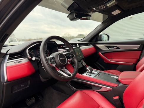 Used 2024 Jaguar F-PACE R-Dynamic S image 13