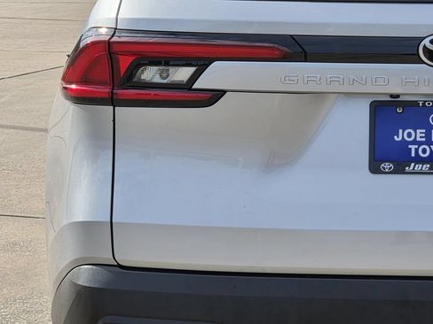 Used 2025 Toyota Grand Highlander FWD image 10