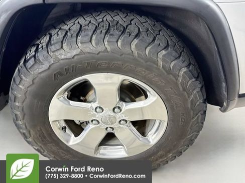 Used 2011 Jeep Grand Cherokee Limited w/ Luxury Group II AWD/4WD image 34