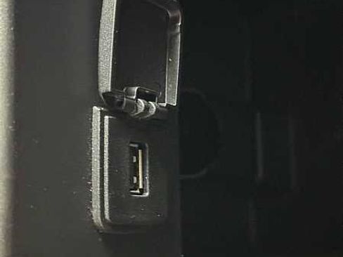 Used 2017 Ford Explorer XLT w/ XLT Technology Feature Bundle image 36