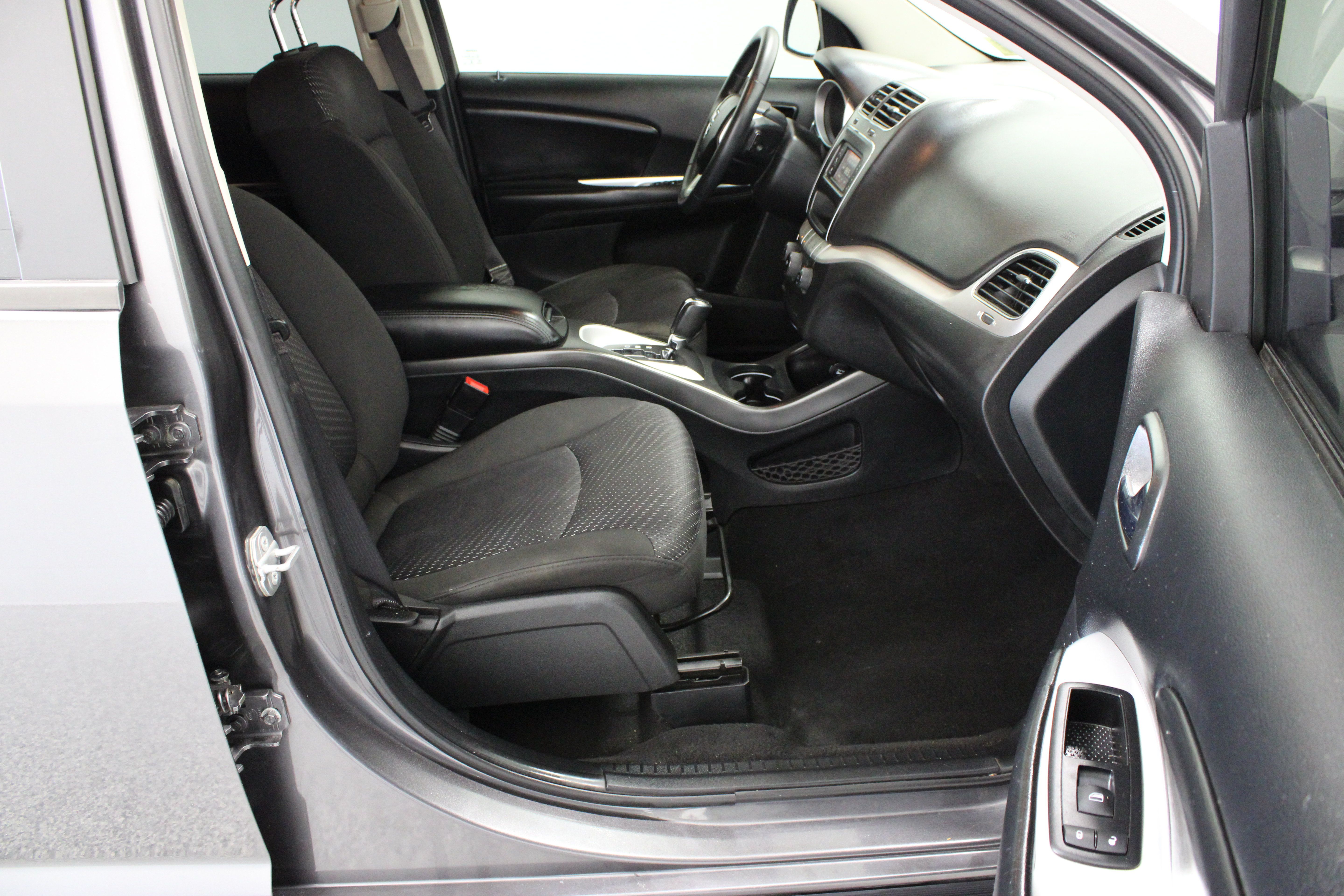 Used 2015 Dodge Journey American Value Package w/ Flexible Seating Group FWD image 33