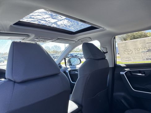 New 2025 Toyota RAV4 XLE w/ Convenience Package AWD/4WD image 27