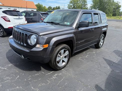 Used 2017 Jeep Patriot High Altitude AWD/4WD image 3
