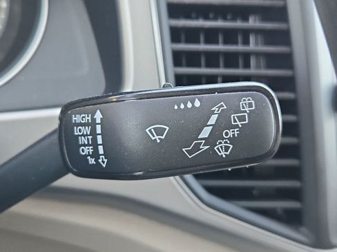 Used 2019 Volkswagen Atlas SE w/ Towing Package AWD/4WD image 25