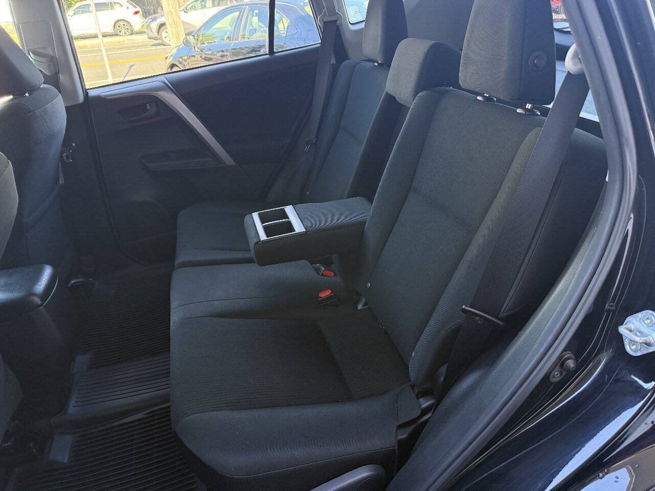 Used 2017 Toyota RAV4 LE w/ Carpet Mat Package AWD/4WD image 11