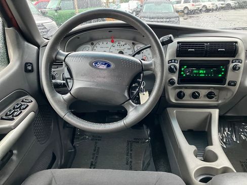 Used 2002 Ford Explorer Sport Trac 4x4 image 7