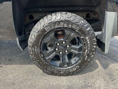 Used 2019 Chevrolet Silverado 1500 LT w/ All Star Edition AWD/4WD image 32