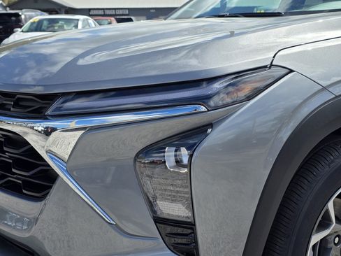 New 2026 Chevrolet Trax LT w/ Driver Confidence Package image 13