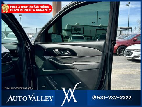 Used 2023 Chevrolet Traverse RS w/ LPO, Floor Liner Package AWD/4WD image 17