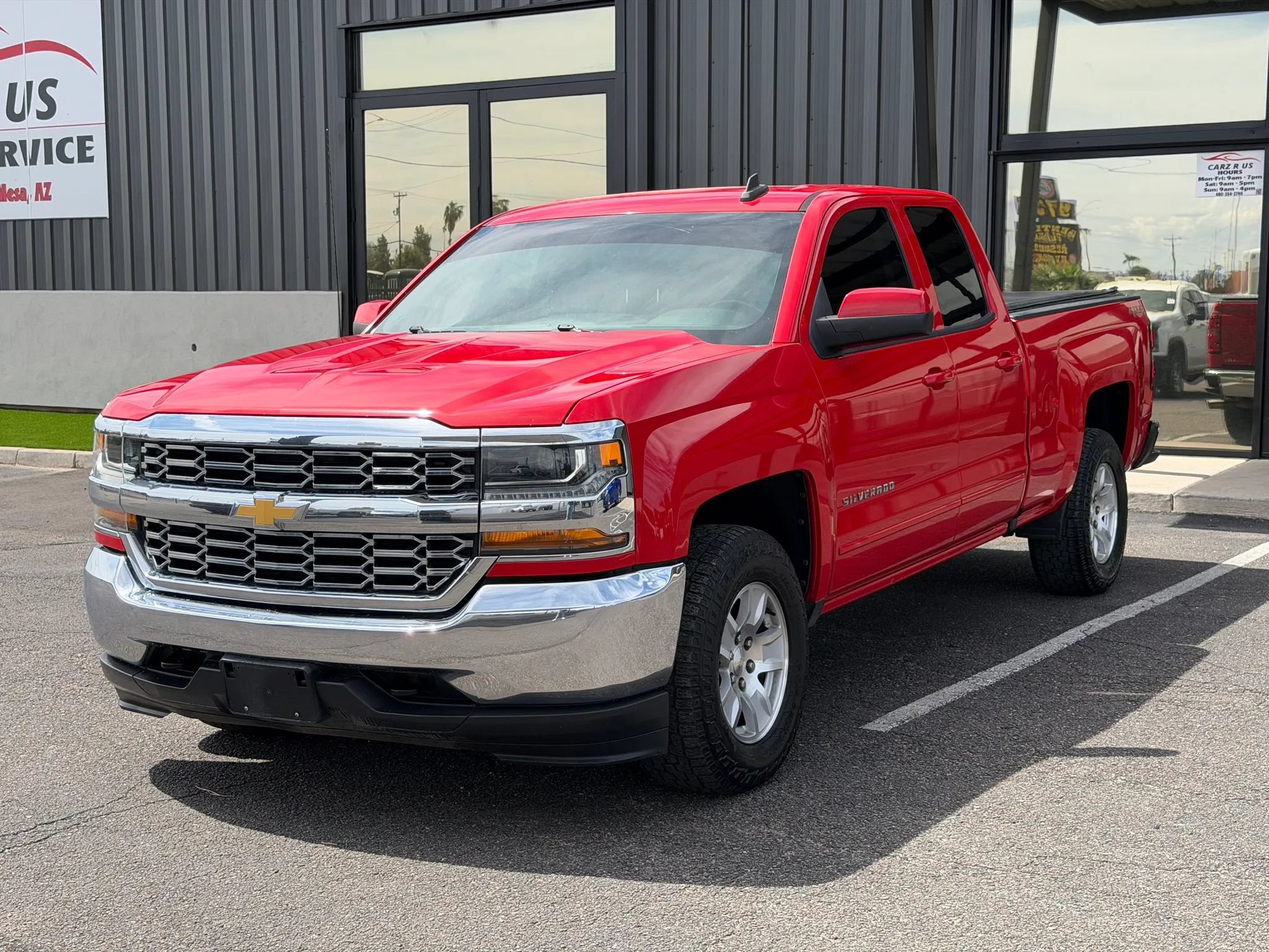 Used 2019 Chevrolet Silverado 1500 LT AWD/4WD image 1
