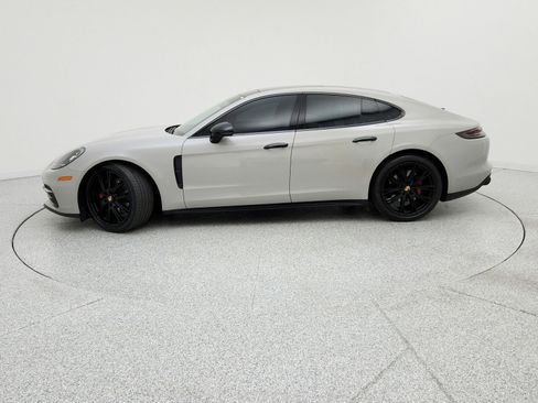 Used 2018 Porsche Panamera 4S image 8