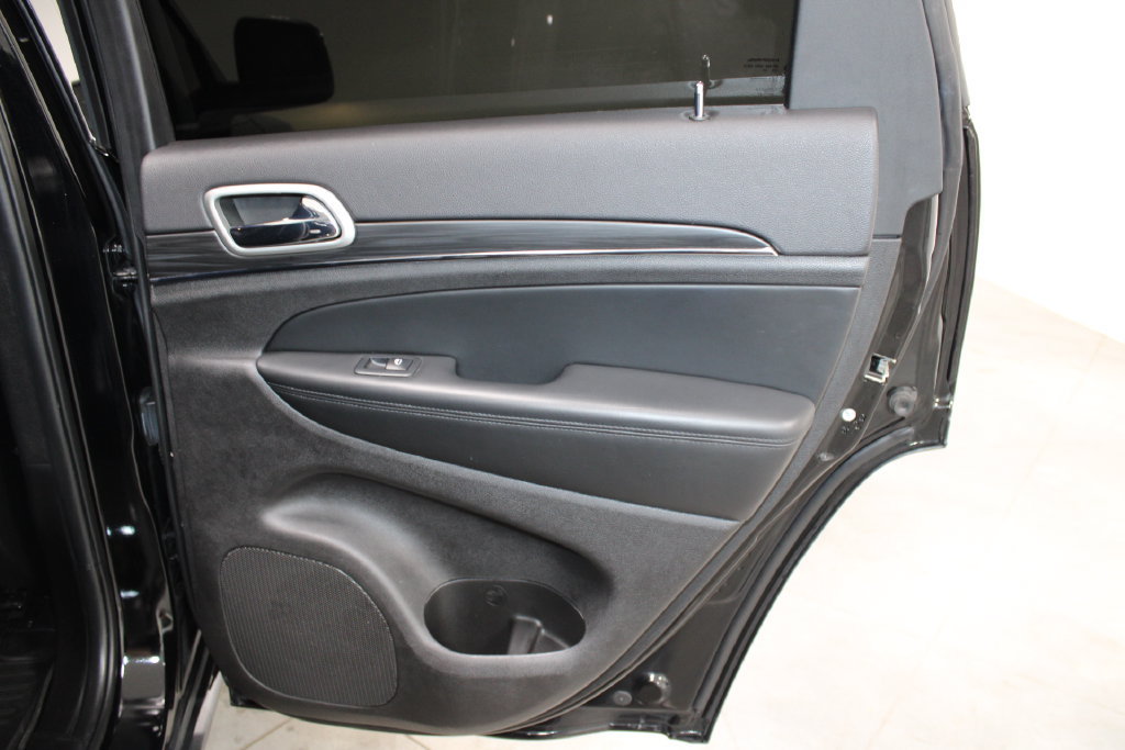 Used 2021 Jeep Grand Cherokee Limited AWD/4WD image 27