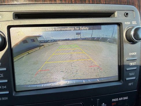 Used 2017 Chevrolet Traverse Premier image 25