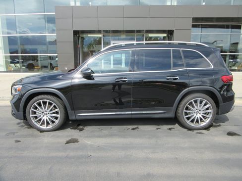 Used 2022 Mercedes-Benz GLB 250 4MATIC image 3