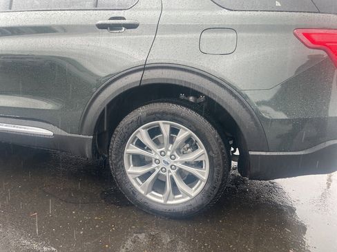 Used 2023 Ford Explorer XLT w/ Equipment Group 202A image 10