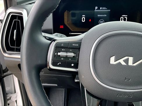 Used 2025 Kia Sorento S w/ Panoramic Sunroof Package image 21