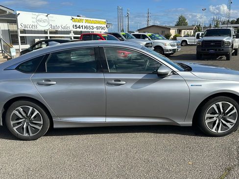 Used 2021 Honda Accord Hybrid image 3