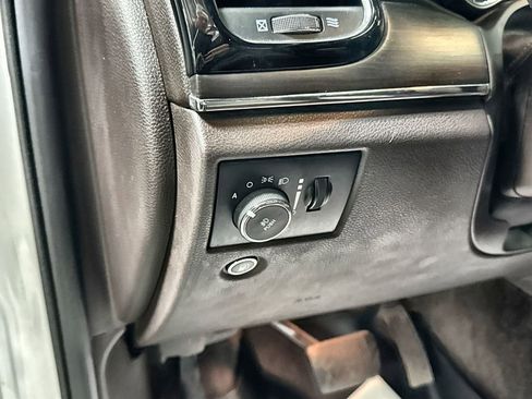 Used 2019 Jeep Grand Cherokee Overland image 16