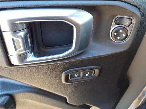 Used 2023 Jeep Gladiator Sport image 27