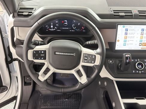 Used 2025 Land Rover Defender 90 X-Dynamic SE AWD/4WD image 16