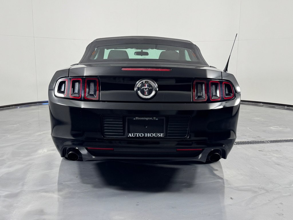 Used 2013 Ford Mustang Convertible RWD image 27