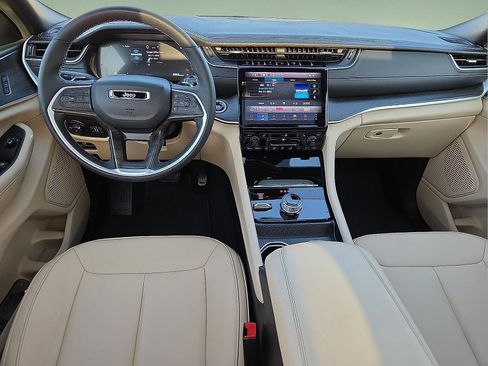 Used 2025 Jeep Grand Cherokee L Limited w/ Trailer Tow Package image 12