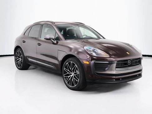 Used 2025 Porsche Macan AWD/4WD image 9