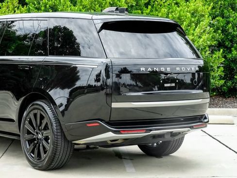 Used 2023 Land Rover Range Rover Long Wheelbase SE AWD/4WD image 17