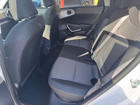 Certified 2023 Kia Soul LX w/ LX Technology Package FWD image 11