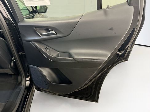 Used 2025 Chevrolet Equinox LT w/ Convenience Package II image 32