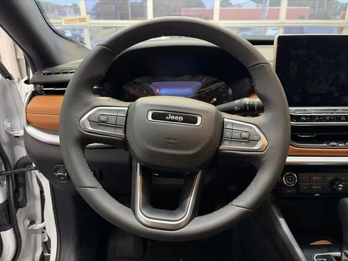 Used 2025 Jeep Compass Limited AWD/4WD image 23